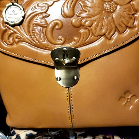 Patricia Nash Sinclair Backpack/Crossbody  NWT ? biscuit or Oxblood main image 5